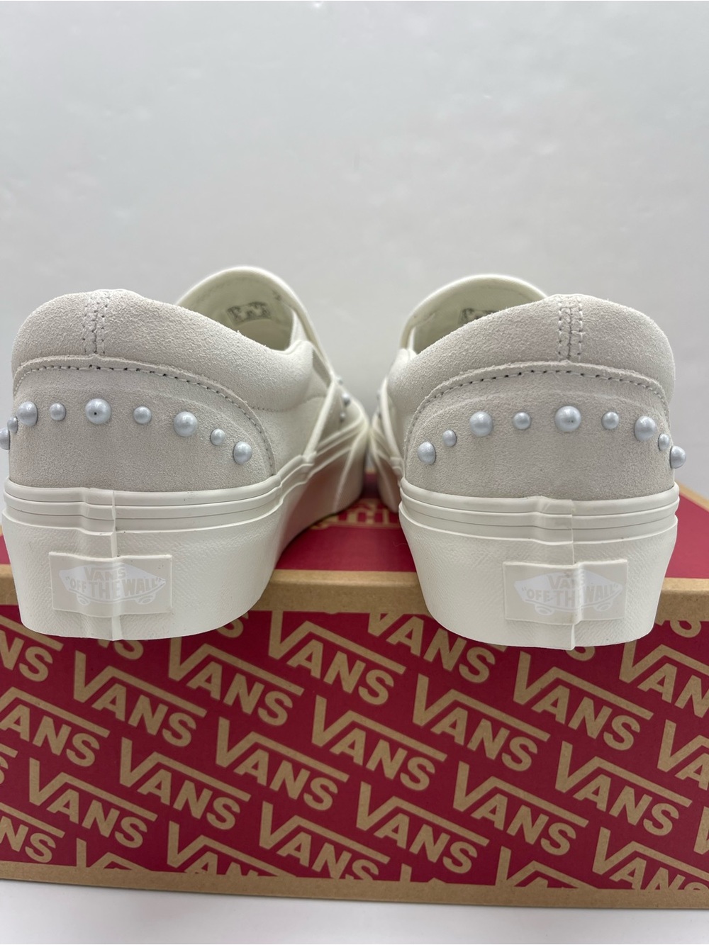 Vans WMNS Classic Slip-On Platform
Pearls Marshmallow
VN000EA9CCZ Sneakers - Picture 11 of 16